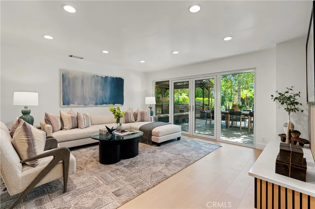 28 W Sycamore Avenue, Arcadia, California 91006 home-pic-19