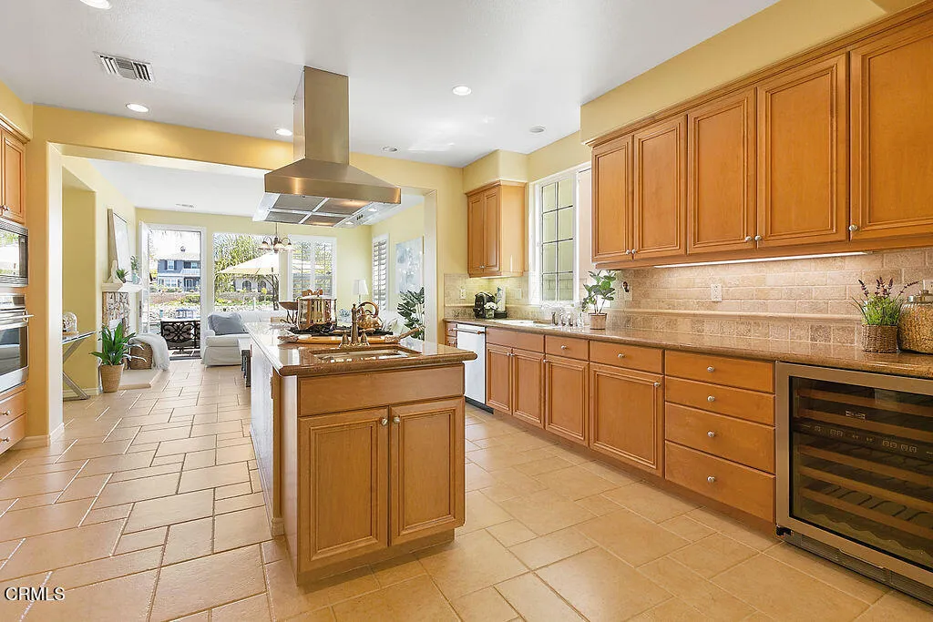 1464 Twin Tides Place, Oxnard, California 93035 home-pic-19