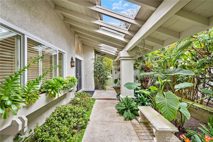 18 Shoal Drive, Corona Del Mar, California 92625