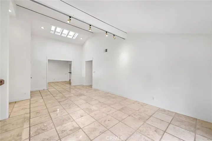 18 Shoal Drive, Corona Del Mar, California 92625