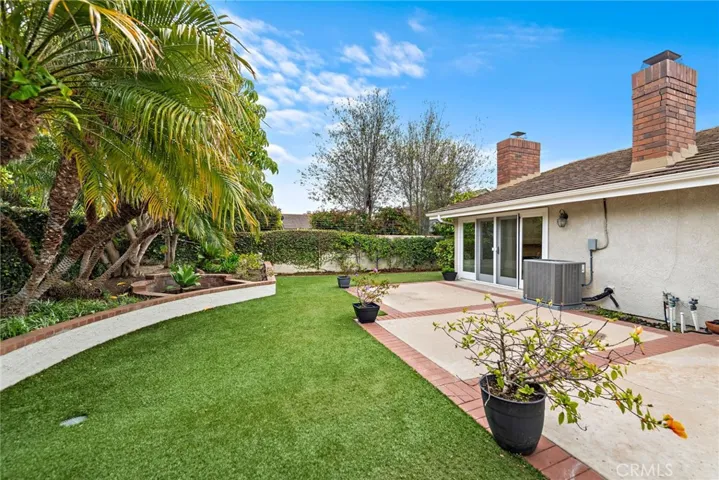 18 Shoal Drive, Corona Del Mar, California 92625