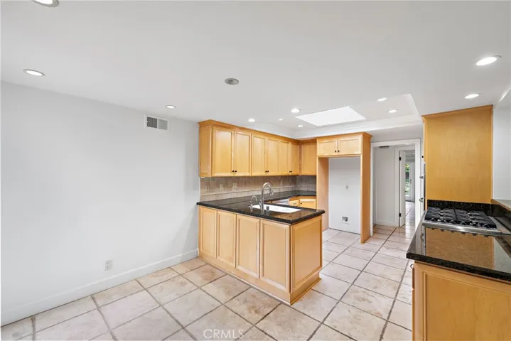 18 Shoal Drive, Corona Del Mar, California 92625