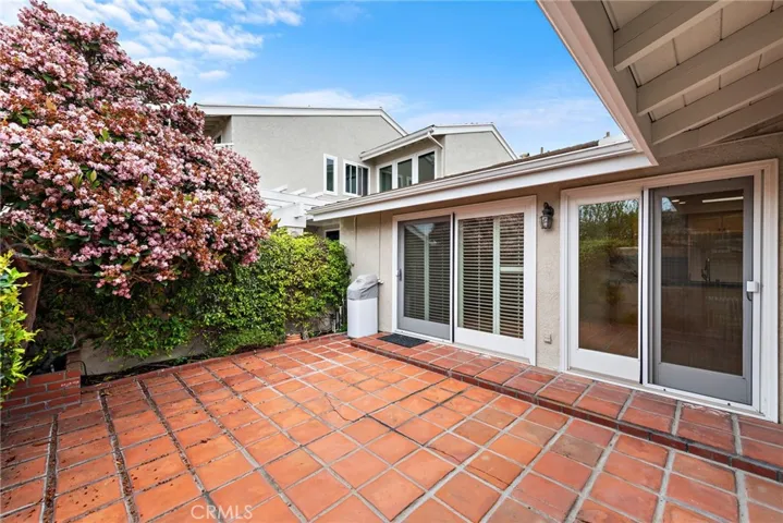 18 Shoal Drive, Corona Del Mar, California 92625