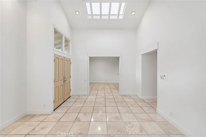 18 Shoal Drive, Corona Del Mar, California 92625