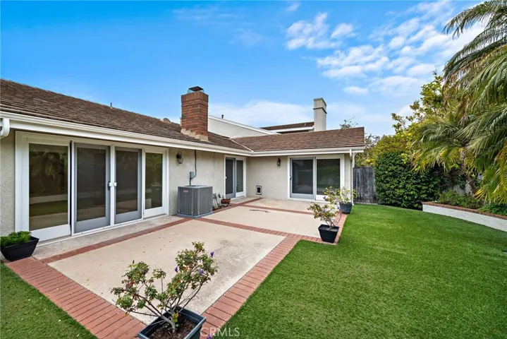 18 Shoal Drive, Corona Del Mar, California 92625
