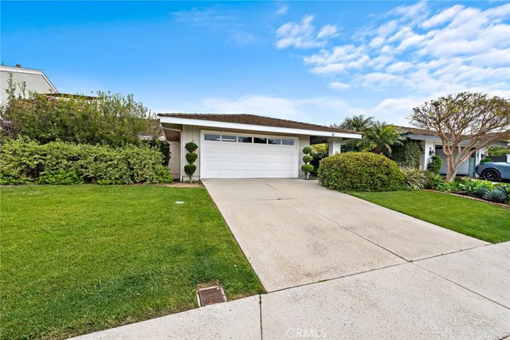 18 Shoal Drive, Corona Del Mar, California 92625
