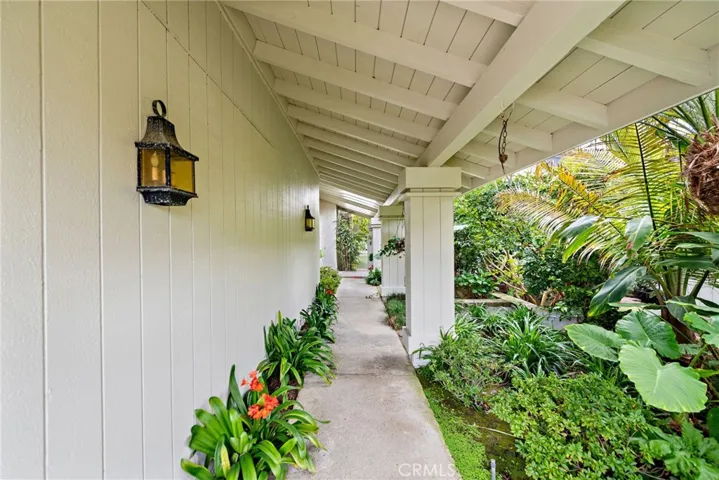 18 Shoal Drive, Corona Del Mar, California 92625