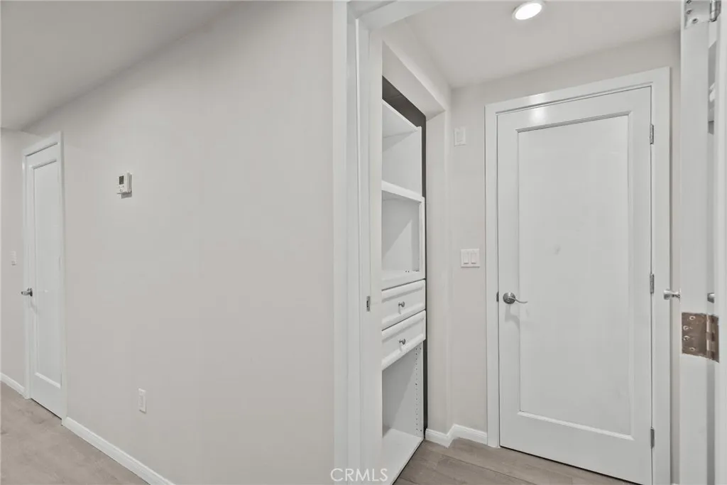 11044 Ophir Drive 304, Los Angeles, California 90024 home-pic-36