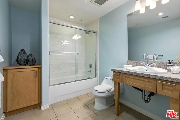 2nd Bathroom