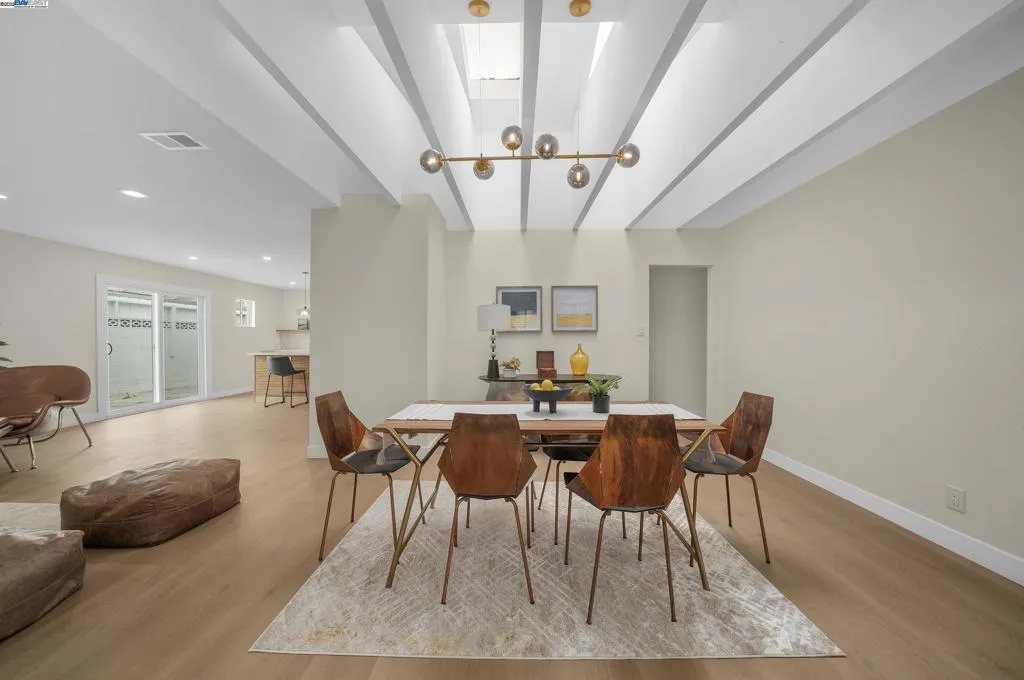 16871 Ross Lane, Huntington Beach, California 92647 home-pic-11