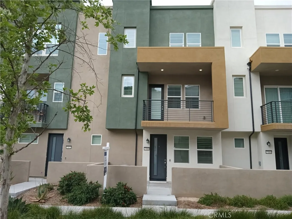27068 Deer Way, Valencia, California 91381 home-pic-1