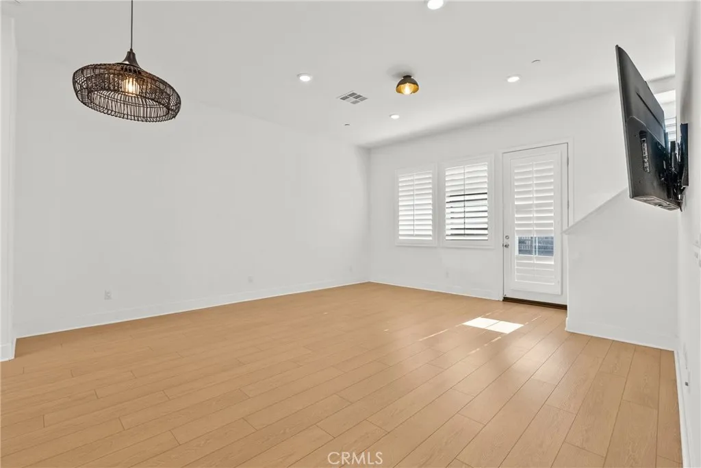 27068 Deer Way, Valencia, California 91381 home-pic-3