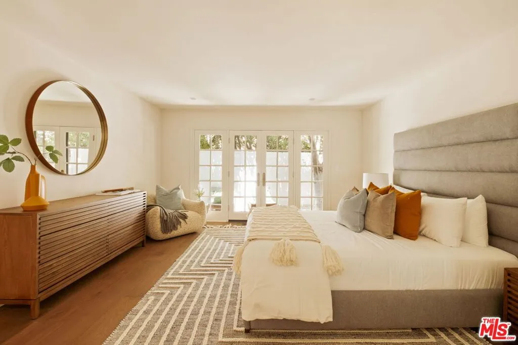 1163 Angelo Drive, Beverly Hills, California 90210 home-pic-32