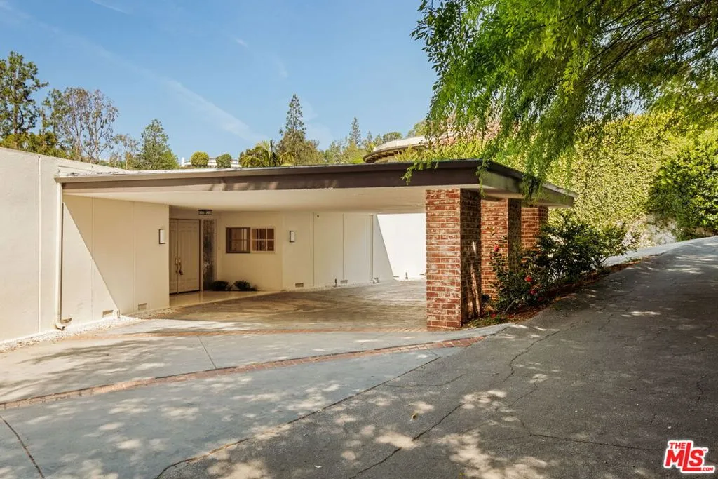 1163 Angelo Drive, Beverly Hills, California 90210 home-pic-2
