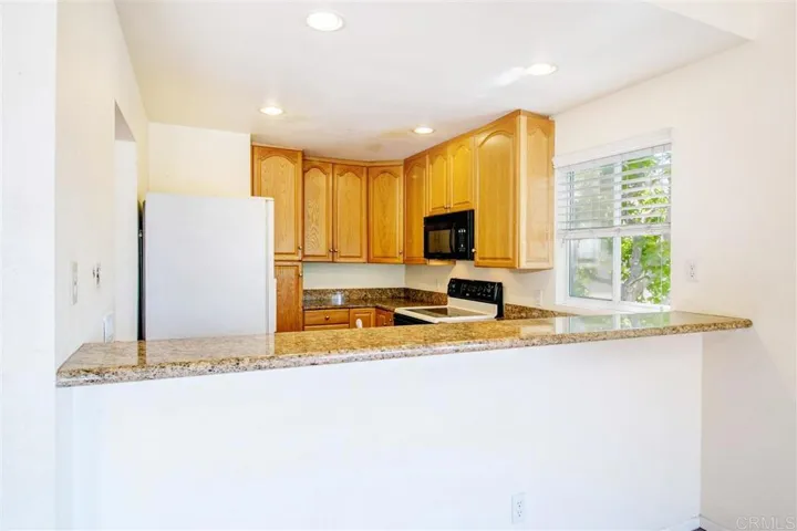 930 Via Mil Cumbres 106, Solana Beach, California 92075