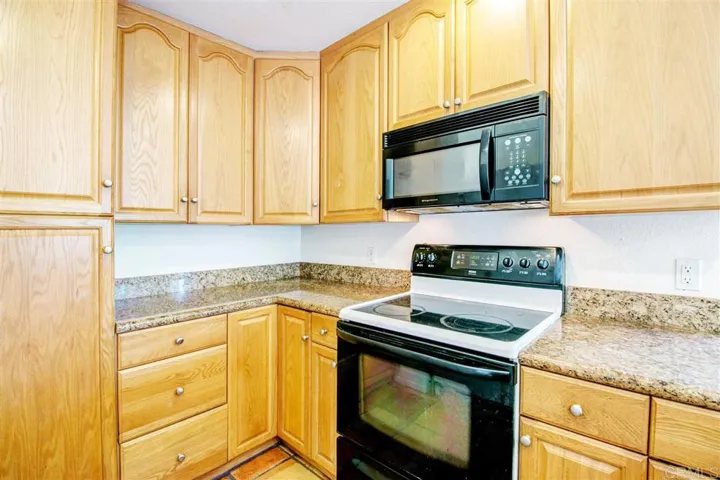 930 Via Mil Cumbres 106, Solana Beach, California 92075