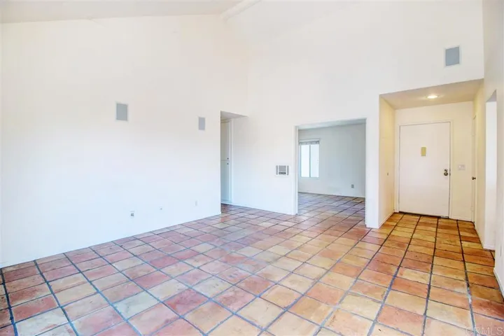 930 Via Mil Cumbres 106, Solana Beach, California 92075