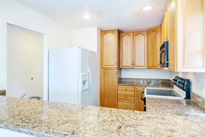 930 Via Mil Cumbres 106, Solana Beach, California 92075