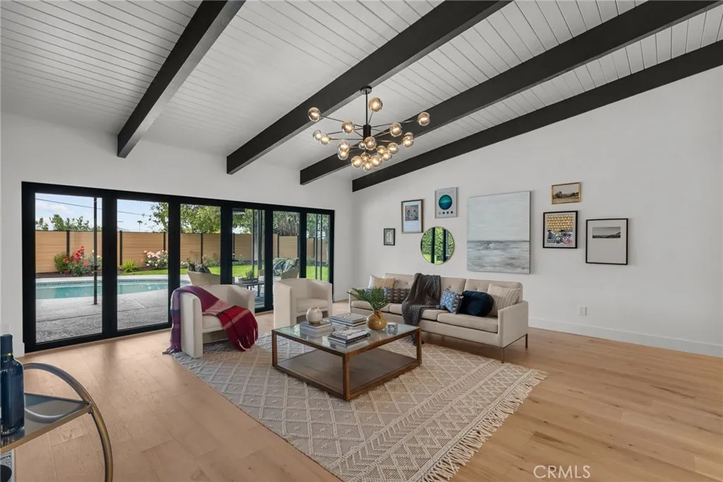 24201 Caris Street, Woodland Hills, California 91367 home-pic-11