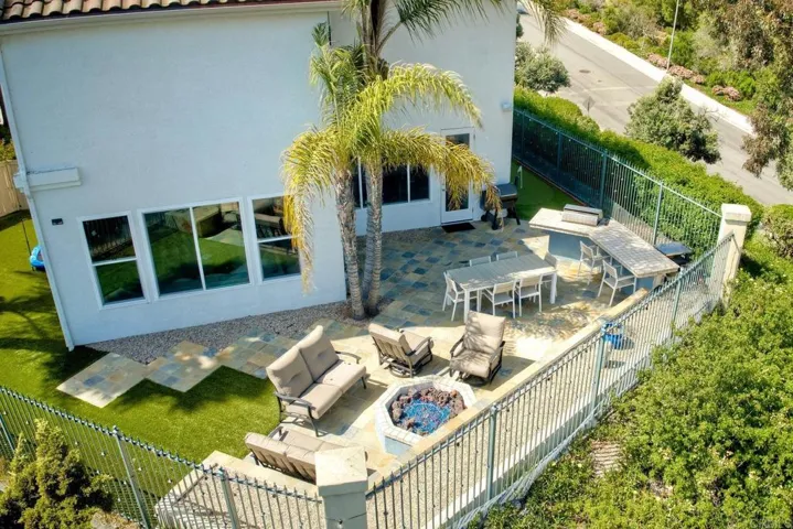 1695 Robin Place, Carlsbad, California 92011