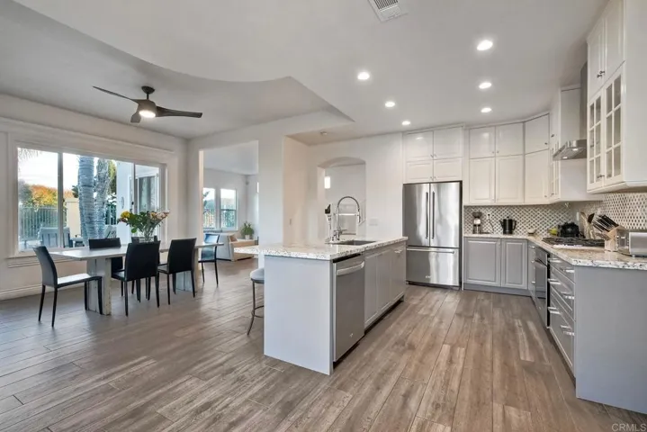 1695 Robin Place, Carlsbad, California 92011