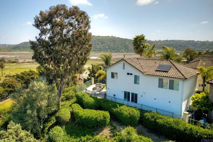 1695 Robin Place, Carlsbad, California 92011