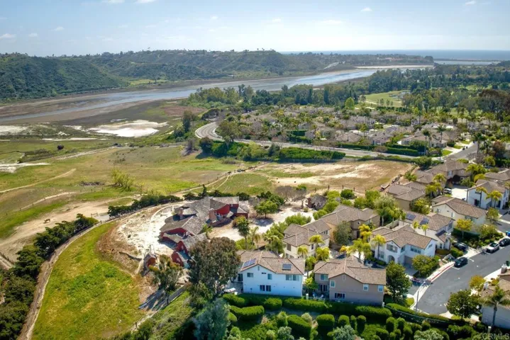 1695 Robin Place, Carlsbad, California 92011
