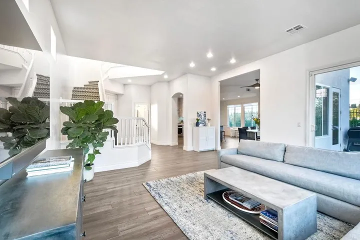 1695 Robin Place, Carlsbad, California 92011
