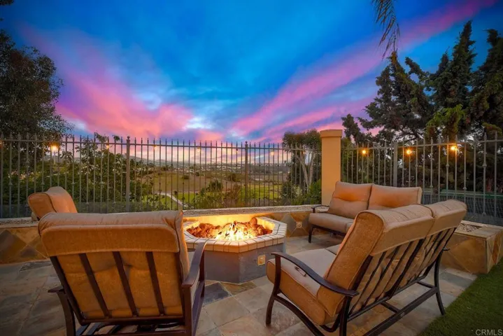 1695 Robin Place, Carlsbad, California 92011