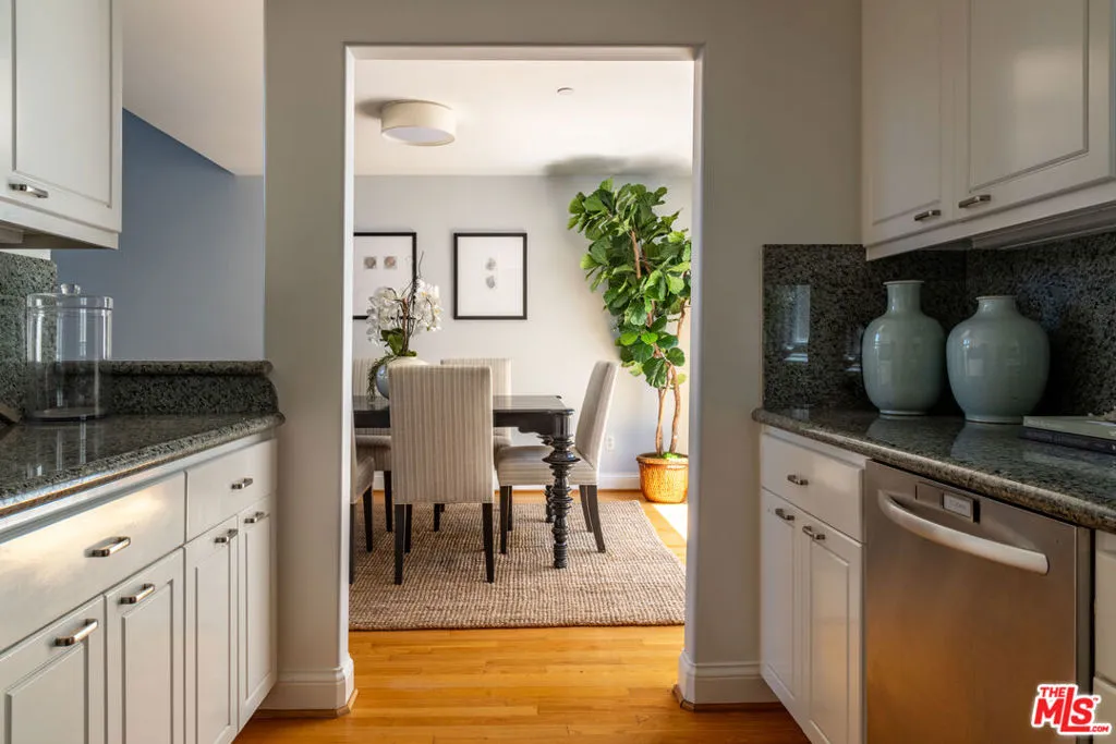 718 Lincoln Boulevard 2, Santa Monica, California 90402 home-pic-12