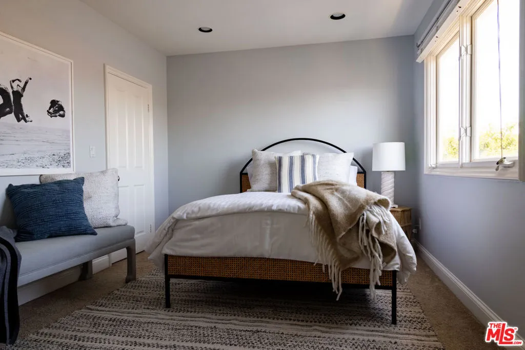 718 Lincoln Boulevard 2, Santa Monica, California 90402 home-pic-21