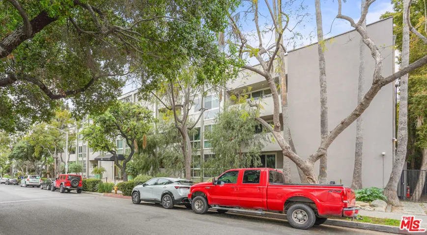 1025 N Kings Road 318, West Hollywood, California 90069