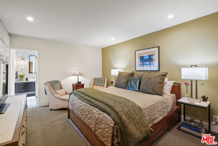 1025 N Kings Road 318, West Hollywood, California 90069