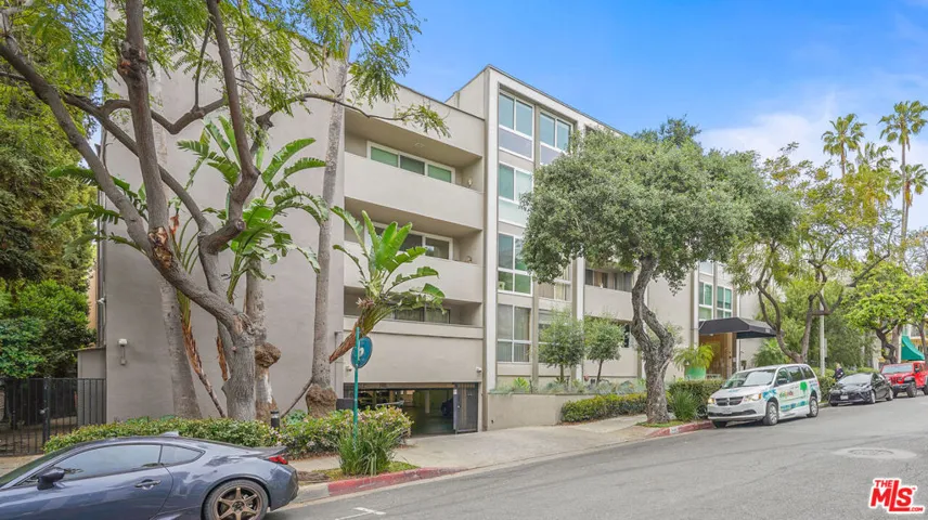 1025 N Kings Road 318, West Hollywood, California 90069