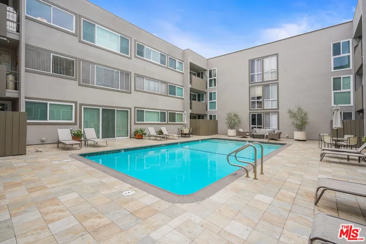 1025 N Kings Road 318, West Hollywood, California 90069