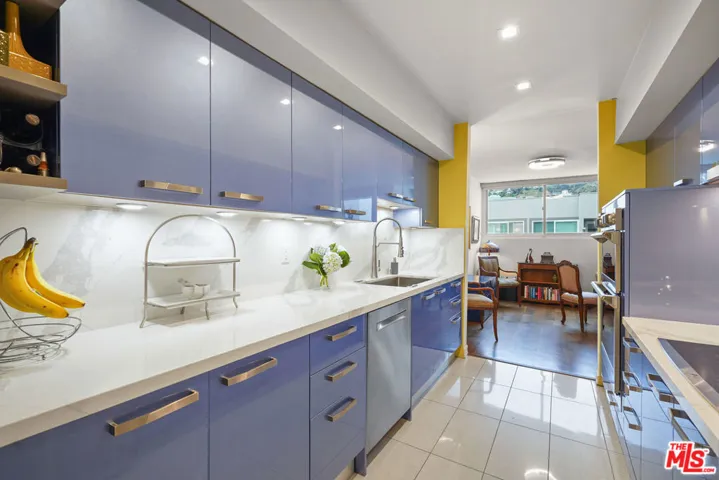 1025 N Kings Road 318, West Hollywood, California 90069