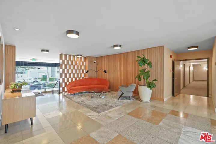 1025 N Kings Road 318, West Hollywood, California 90069