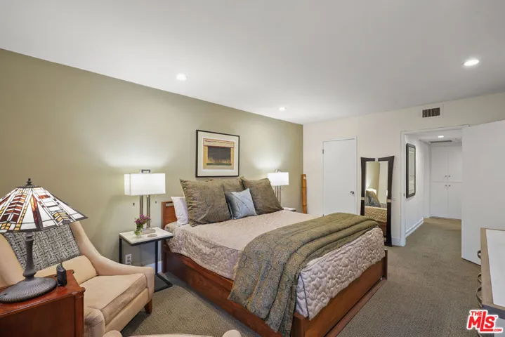 1025 N Kings Road 318, West Hollywood, California 90069