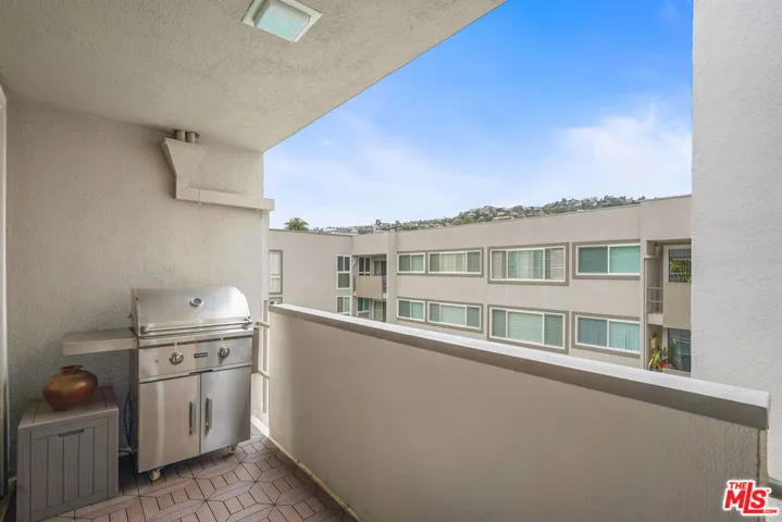 1025 N Kings Road 318, West Hollywood, California 90069