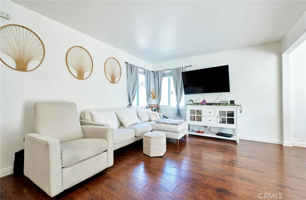 3893 Overland Street, Riverside, California 92503 home-pic-6