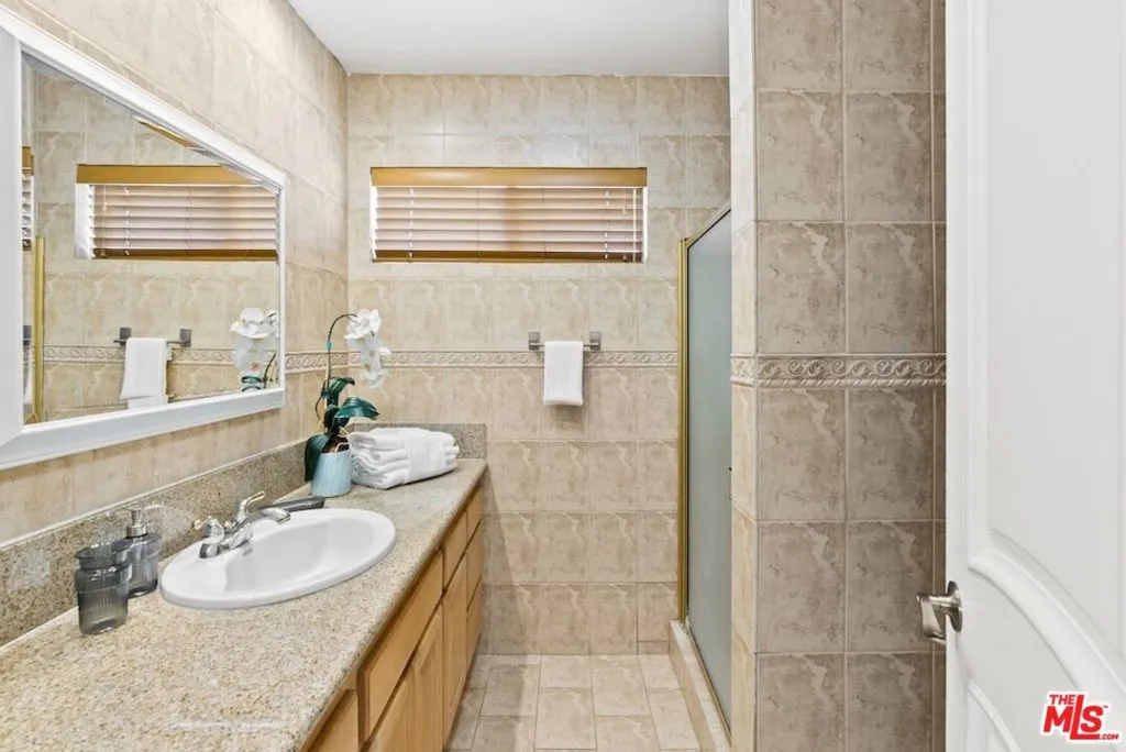 1831 Prosser Avenue 215, Los Angeles, California 90025 home-pic-21