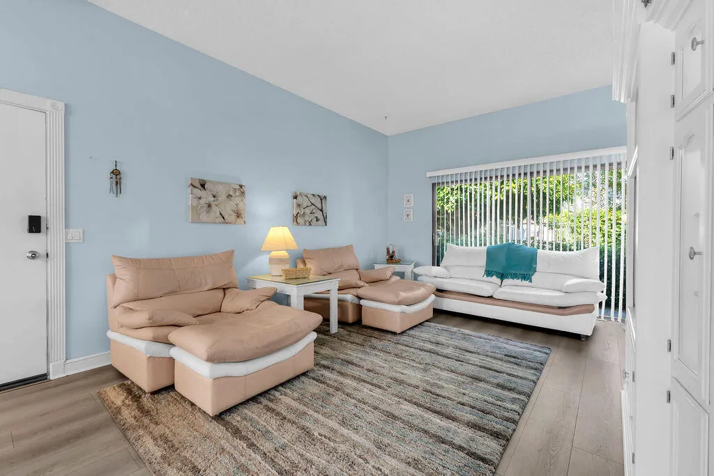 2428 Los Coyotes Drive, Palm Springs, California 92264 home-pic-3