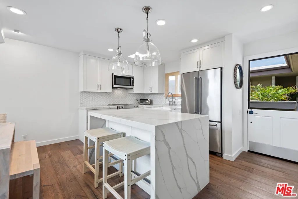 6400 Pacific Avenue 306, Playa Del Rey, California 90293 home-pic-3