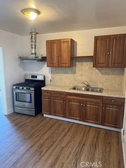 15258 La Valle Street, Sylmar, California 91342 home-pic-5