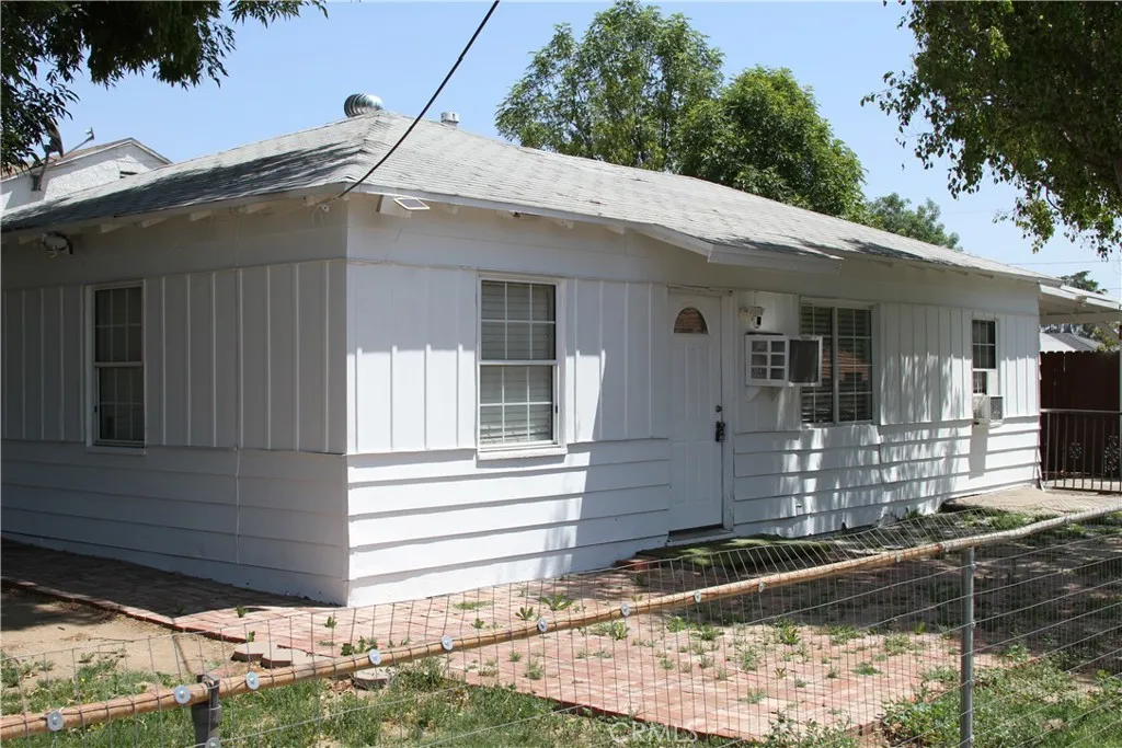 15258 La Valle Street, Sylmar, California 91342 home-pic-0