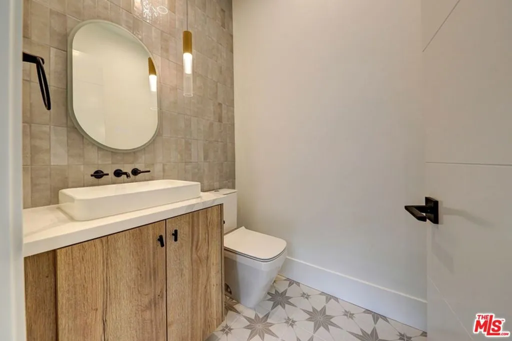 1246 Morningside Way, Venice, California 90291 home-pic-17