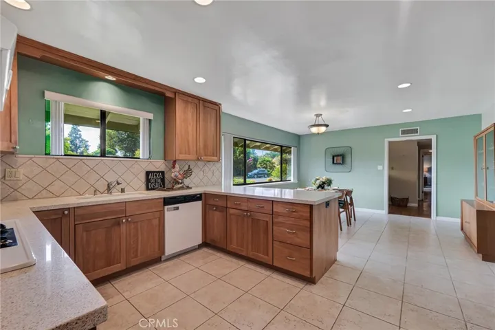 9924 Hallack Avenue, Northridge, California 91324