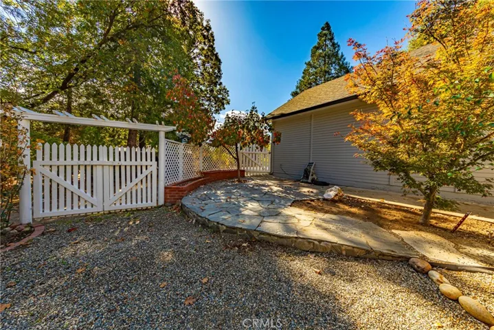 51192 Bon Veu Dr, Oakhurst, California 93644