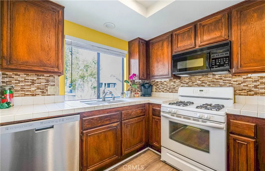 65 Rambling Lane, Aliso Viejo, California 92656 home-pic-2