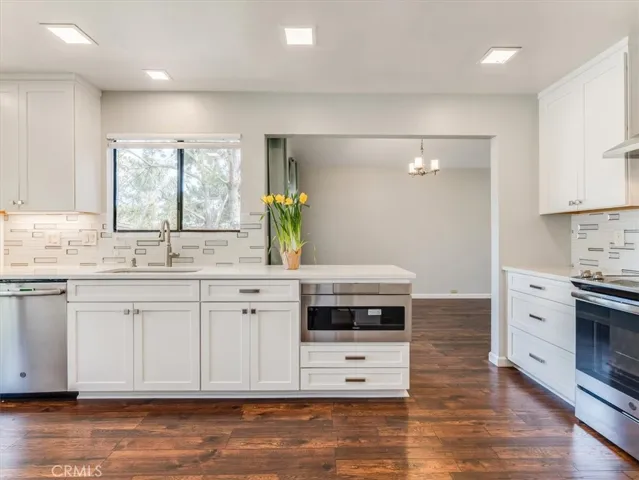Cool backsplash on above the counters. 

